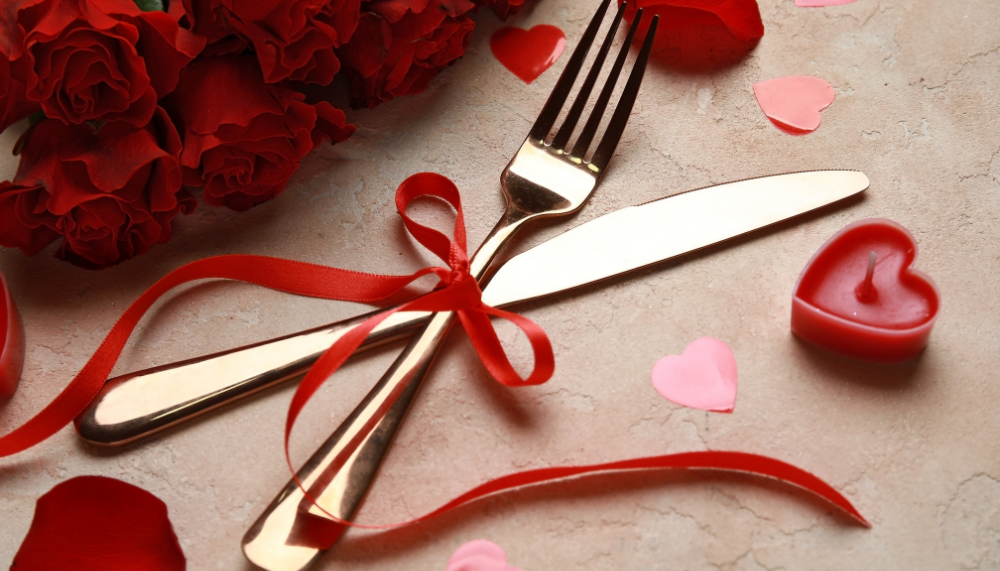 couverts et déco de saint valentin